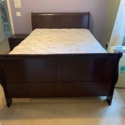 Beautiful Bedroom Set Queen Size 