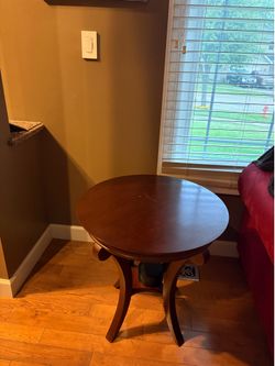Circle side table