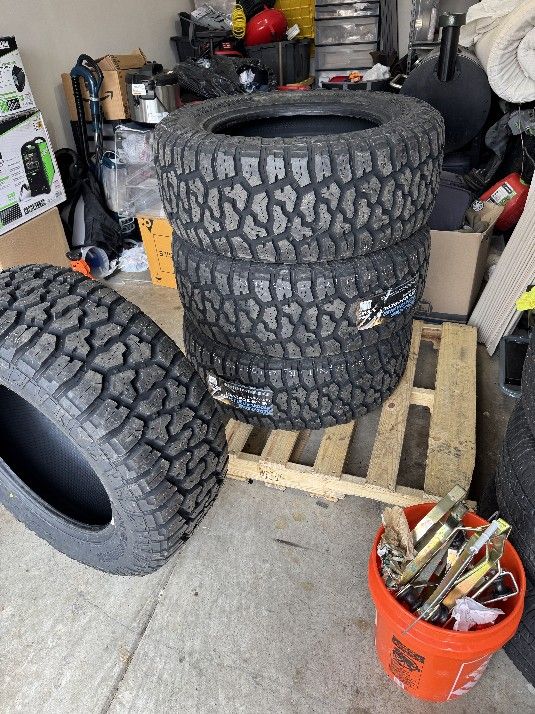 For ram 1500 4 Set Tire New