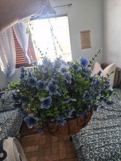 Artificial brand outdoor with basket hanger included