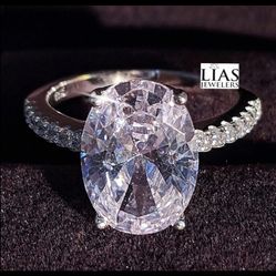 New 18k White Gold Engagement Ring 