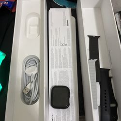 Apple Watch Series 8 44mm (read DESC)