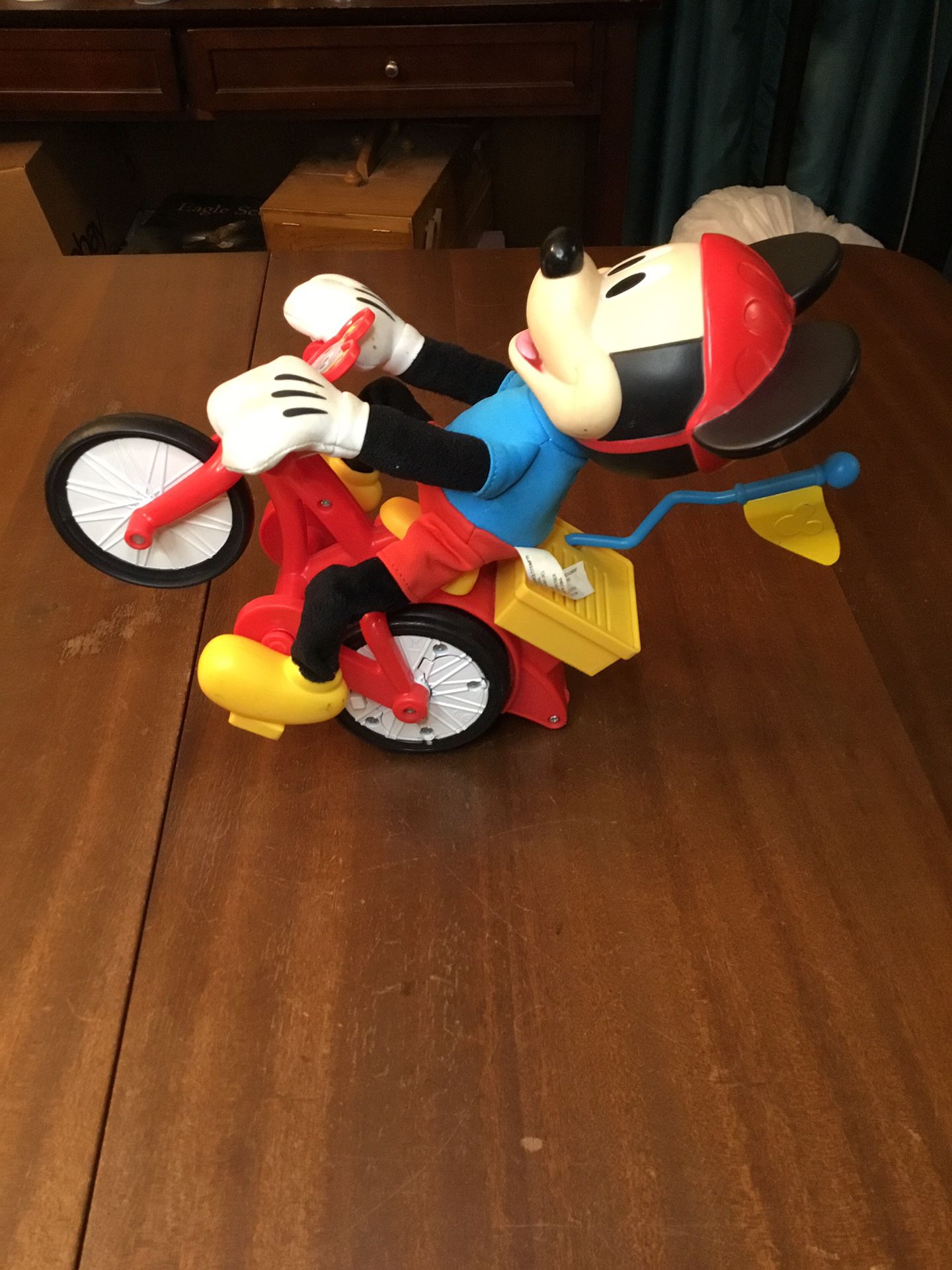 Disney Mickey Mouse Clubhouse Silly Wheelie Mickey Display
