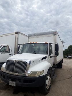 International 4300 Truck 2004