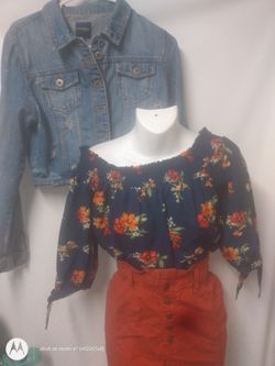 Women's Size Large Clothing Bundle ( Hollister And Rue 21) 