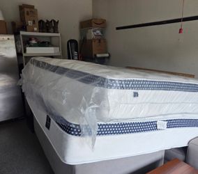 Brand New King WinkBed Hybrid Mattress / Luxury Firm– Deep Discount / Must Go!