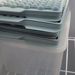 Sphere Ice Maker
