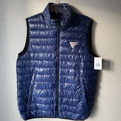 Brand New Men’s Guess brand Navy Blue Puffer Vest Up For Sale 
