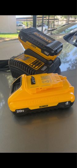 Dewalt battery 4ah with charger