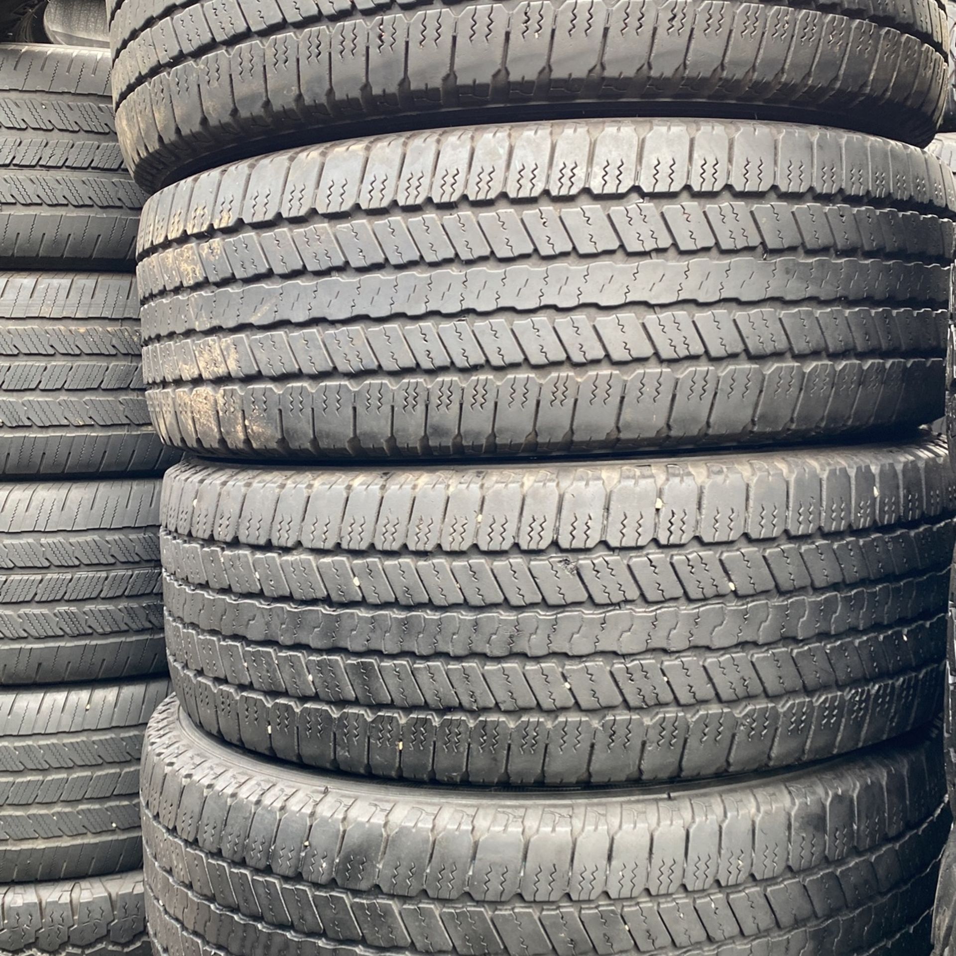 LT 265/60R20 Marca Goodyear En Perfectas Condiciónes De Vida 