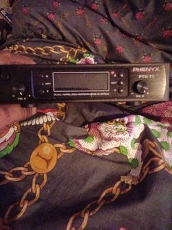 Phenyx PTU-71 Dual wireless microphone system