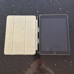 iPad 6th Gen 128 GB