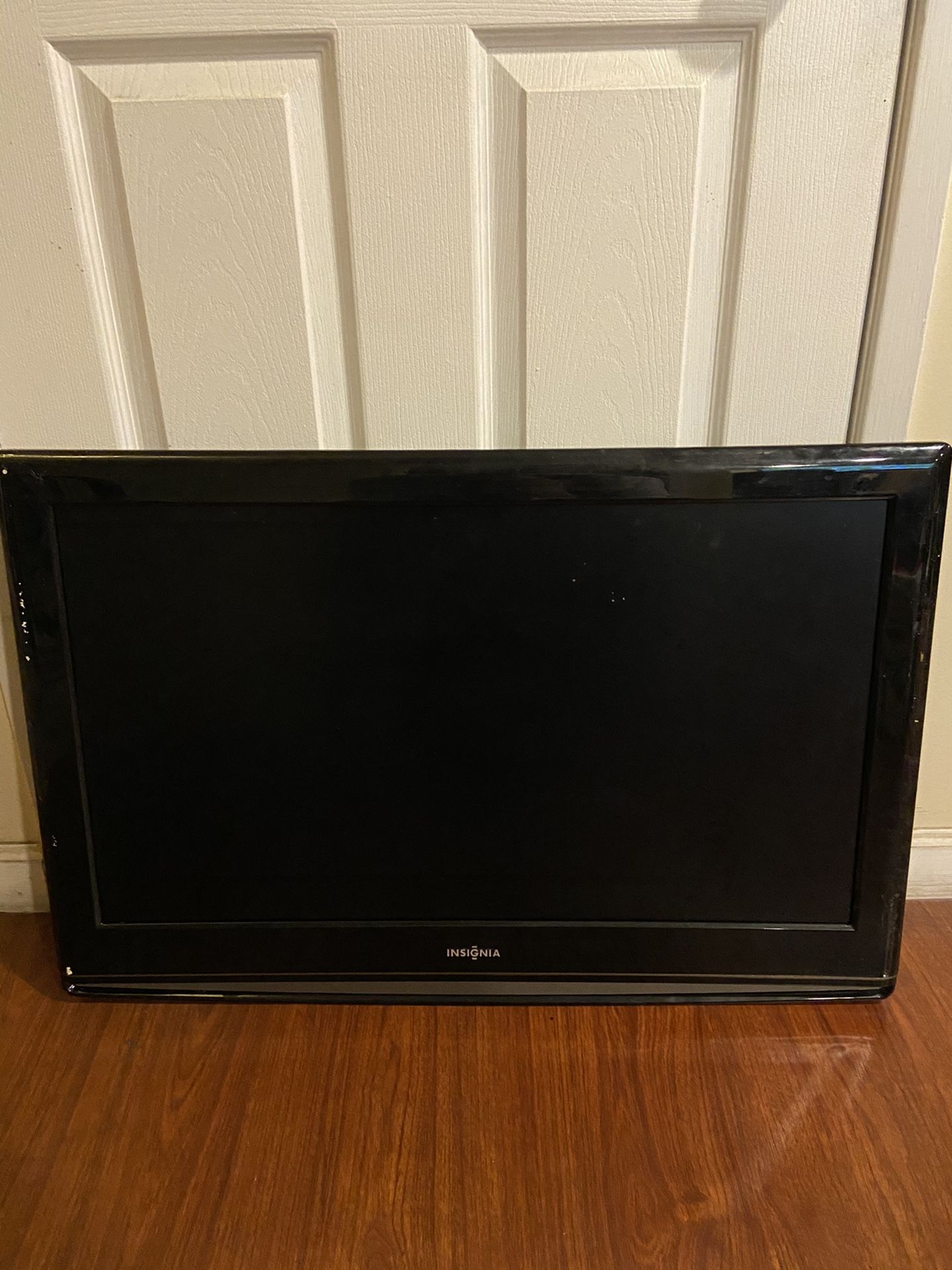 32 Inch Insignia Tv For Parts Or Repair
