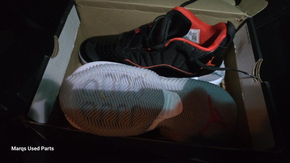 Jordan stay loyal size 9.5 shoes