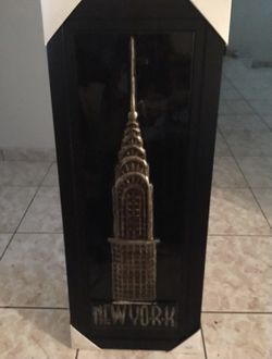 New York Frame (Empire State Building)