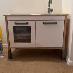 IKEA Play Kitchen With 5 Piece Kitchen Utensils 