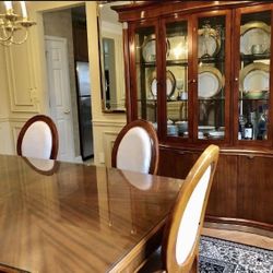 Elegant Formal Dinning Room Set