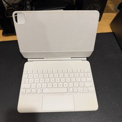 Apple Magic Keyboard Folio for iPad 11inch