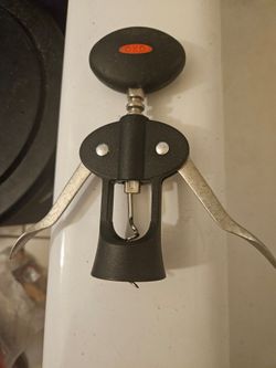 Wine opener