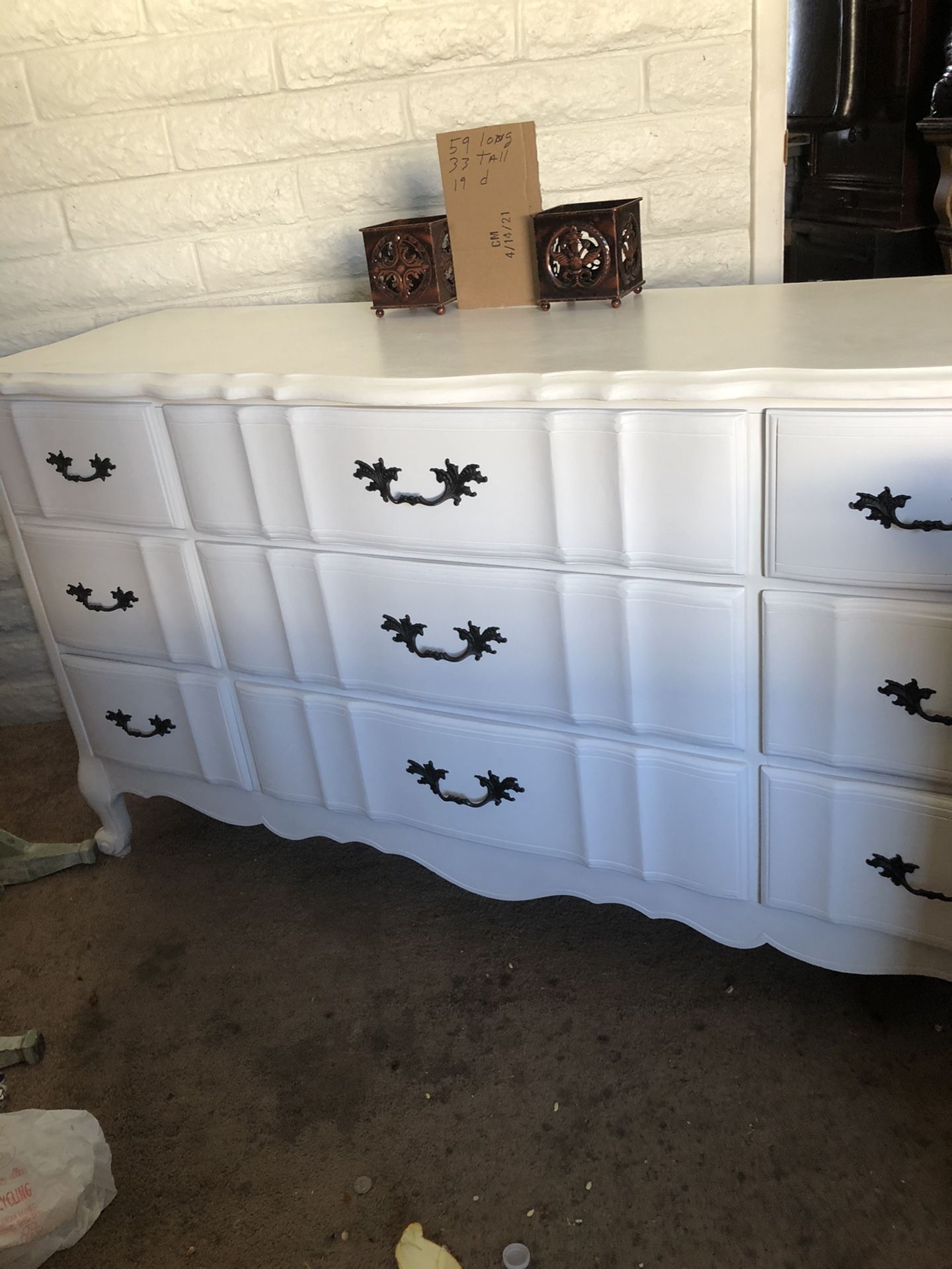 Dresser White