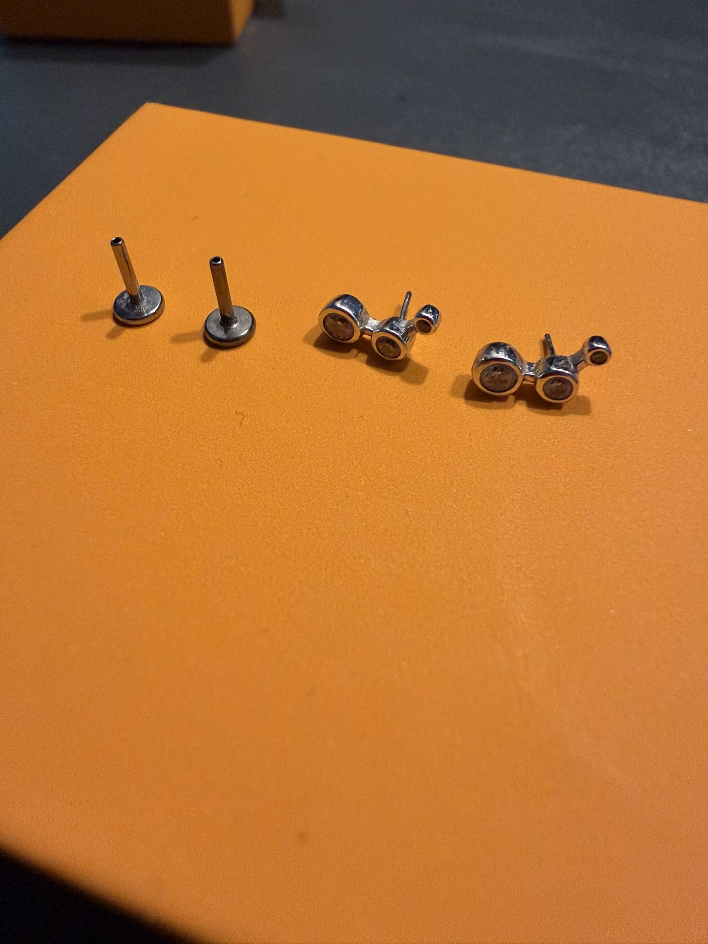 14k White Gold Starlight Flat Back Diamond Studs