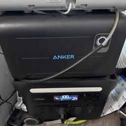 Anker SOLIX F2600 + BP2000 Expansion Battery