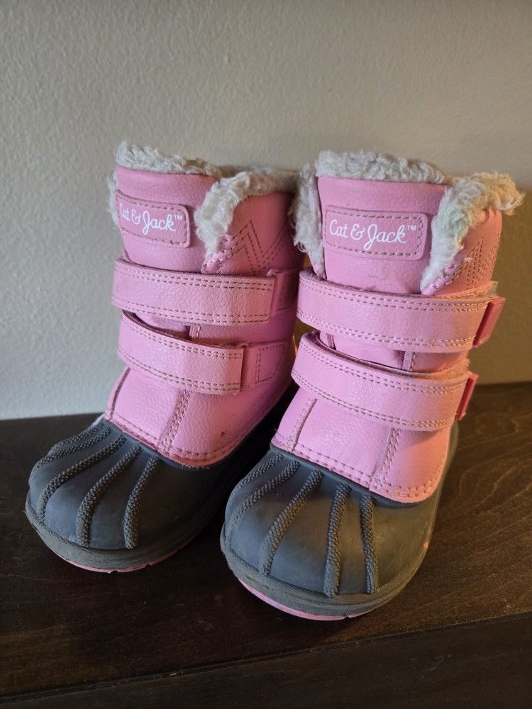 Size 7T Cat & Jack Winter Boots