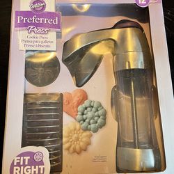 Brand New In Box Wilton Cookie Press Set