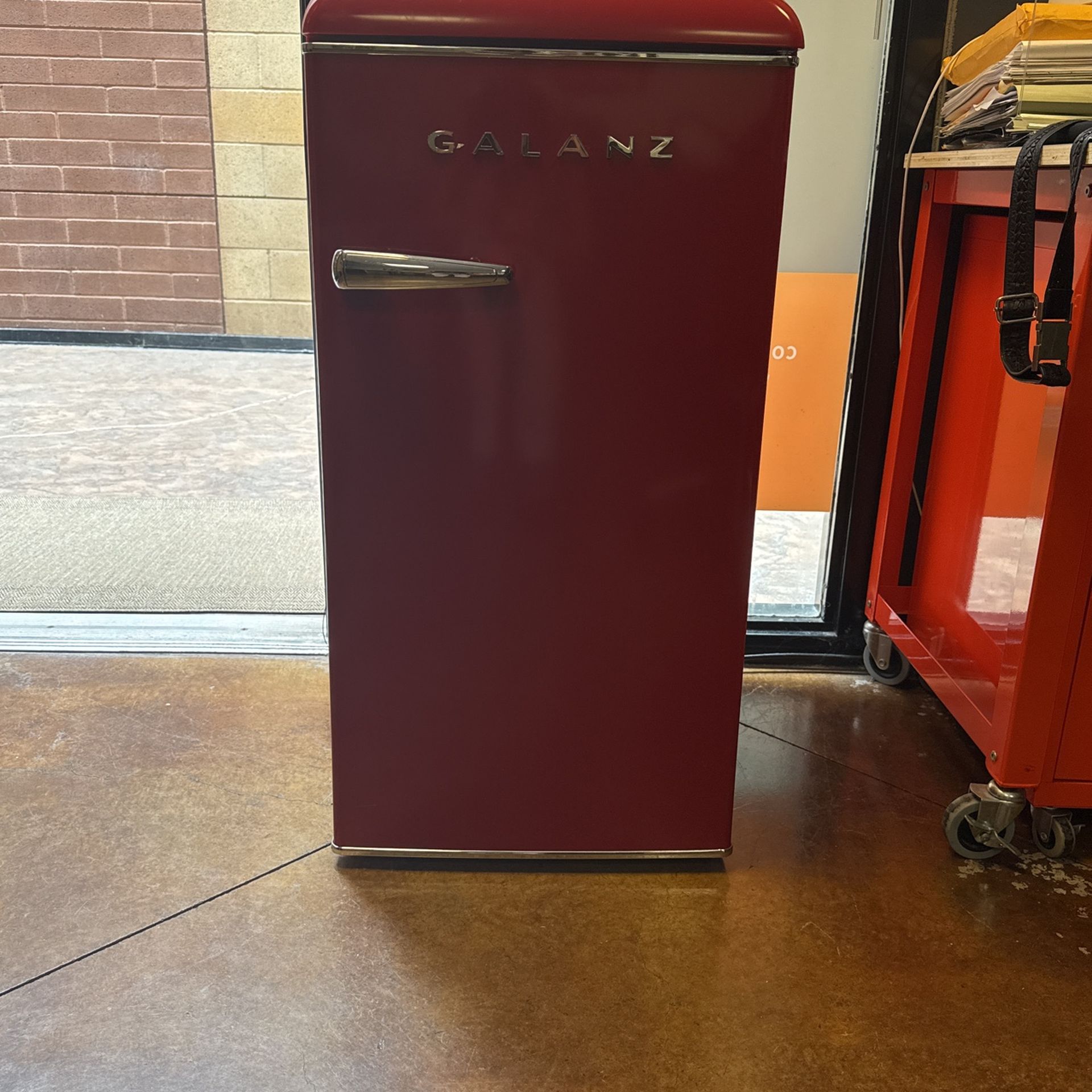 Galanz Mini Fridge 