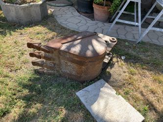 Digging bucket 16”