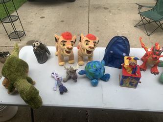 Stuffed animals lot