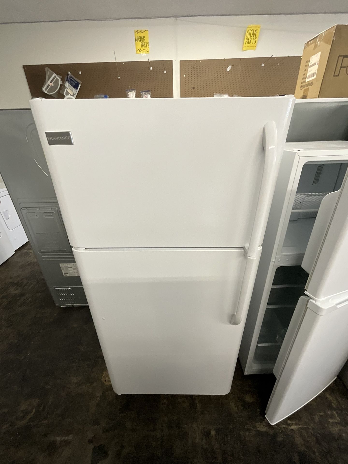 Frigidaire Top Freezer Refrigerator