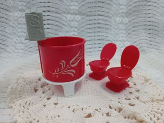 Kitschy Vintage plastic salt and pepper shakers