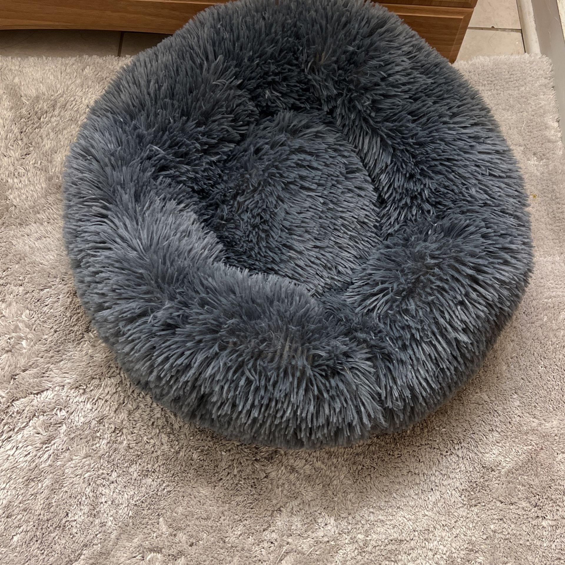 23 Inch Donut Pet Bed, Frost Grey