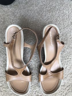 Hush puppies Sandals size 7.5