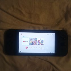 Nintendo Switch 