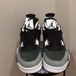 Jordan 4 Fear Size 10.5 Brand new No box No trades 