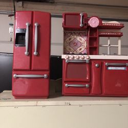 American Doll Refrigerator And Stove. 