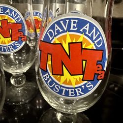 7 piece Dave And Buster’s TNTea Glassware Set