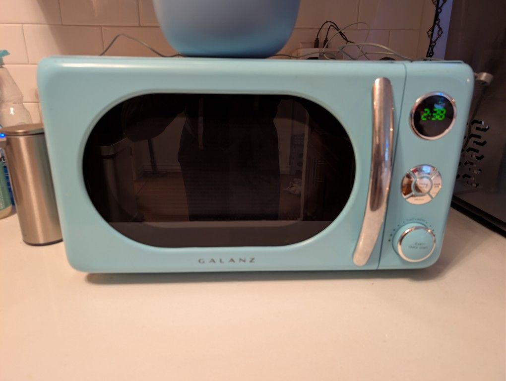 Cool Retro Microwave