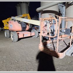 JLG 60 FT Articulating Boom