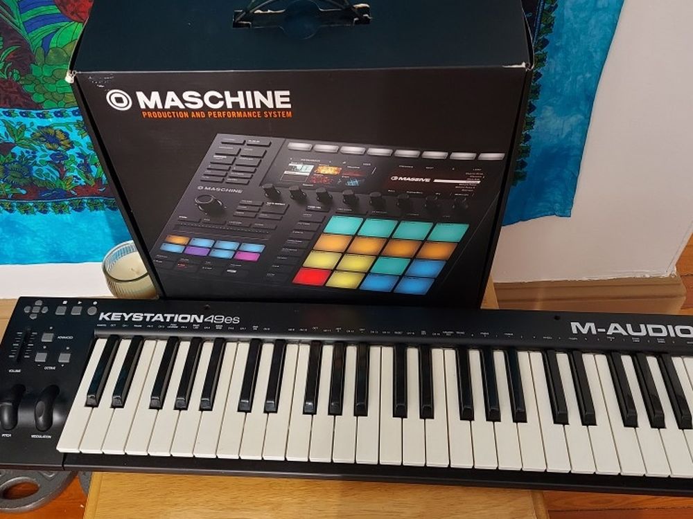 Native Instruments Maschine Mk3 Bundle Beatpad