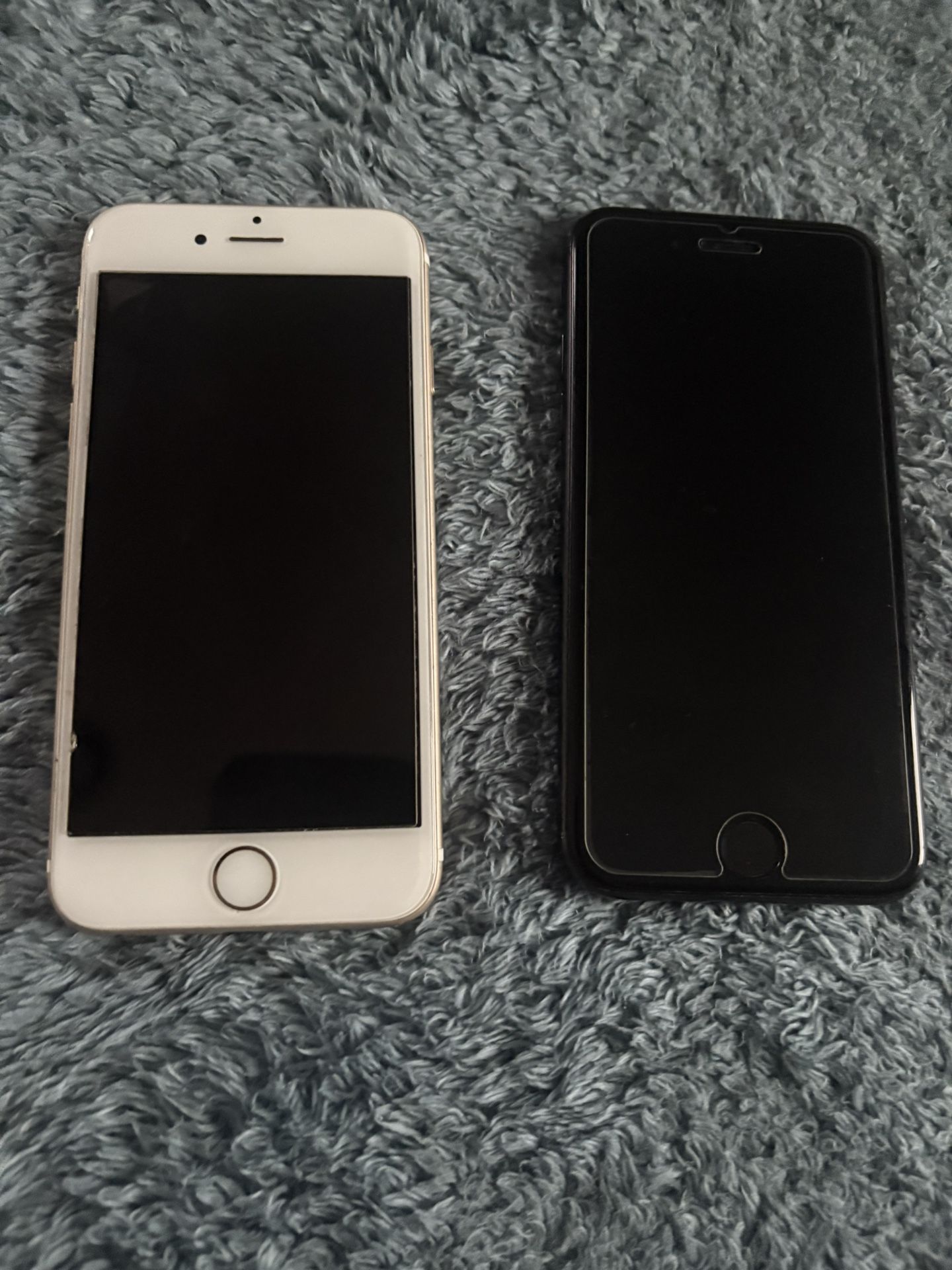 iPhone 6s & SE 2020 For Parts *** NO POWER ***
