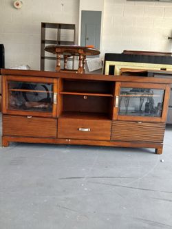 Tv stand