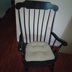 Antique Rocking Chair 1920 S?