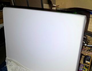 Gel Memory Foam Mattress - Like New Condition - Queen Size 80" x 60"
