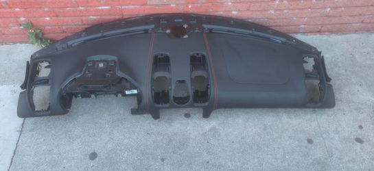 2014 Porsche Cayman/Boxter (981) Dashboard Black / Carmine Red OEM