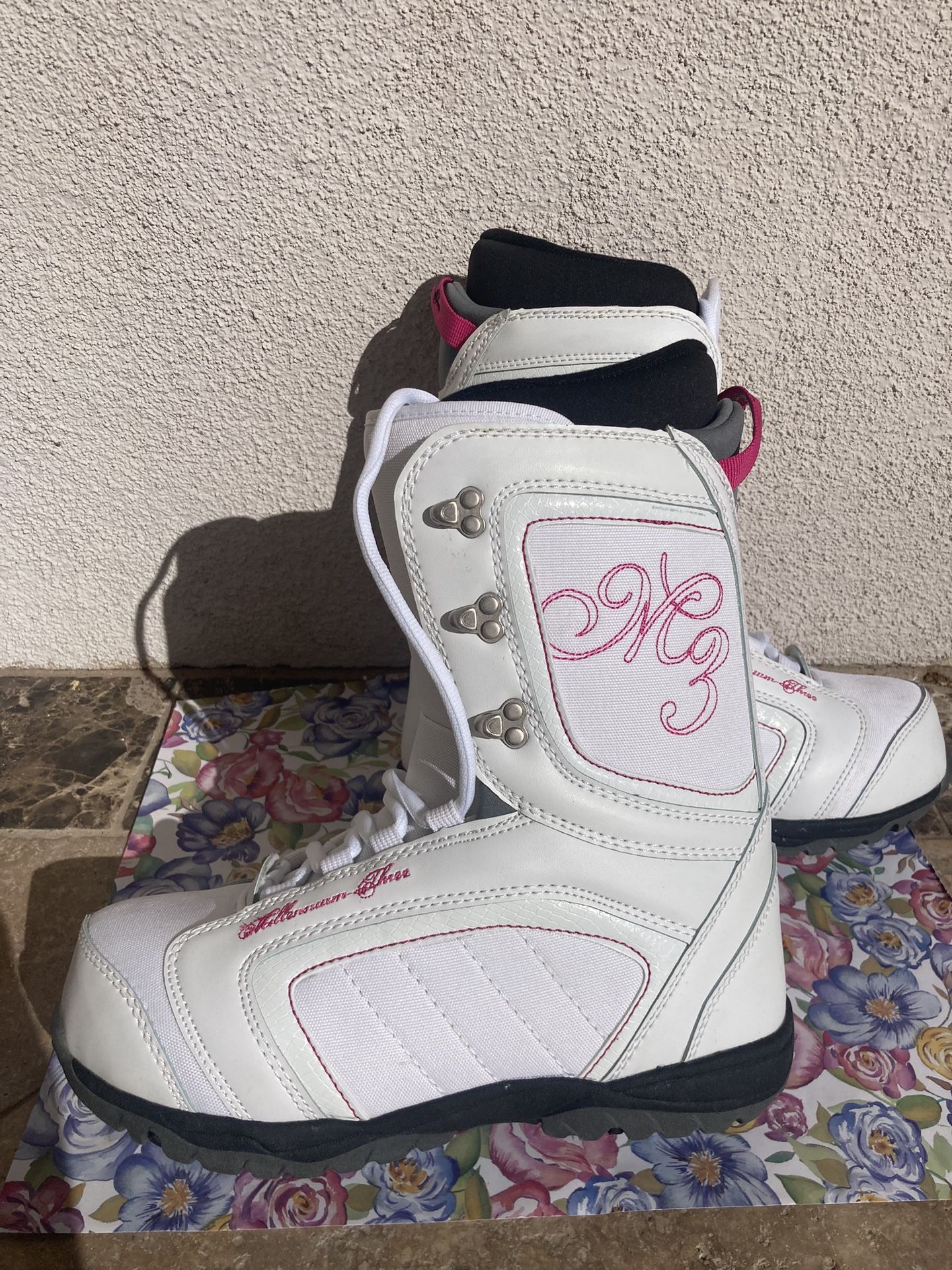 Brand New Women’s Size 9 Snow Boarding Boots
