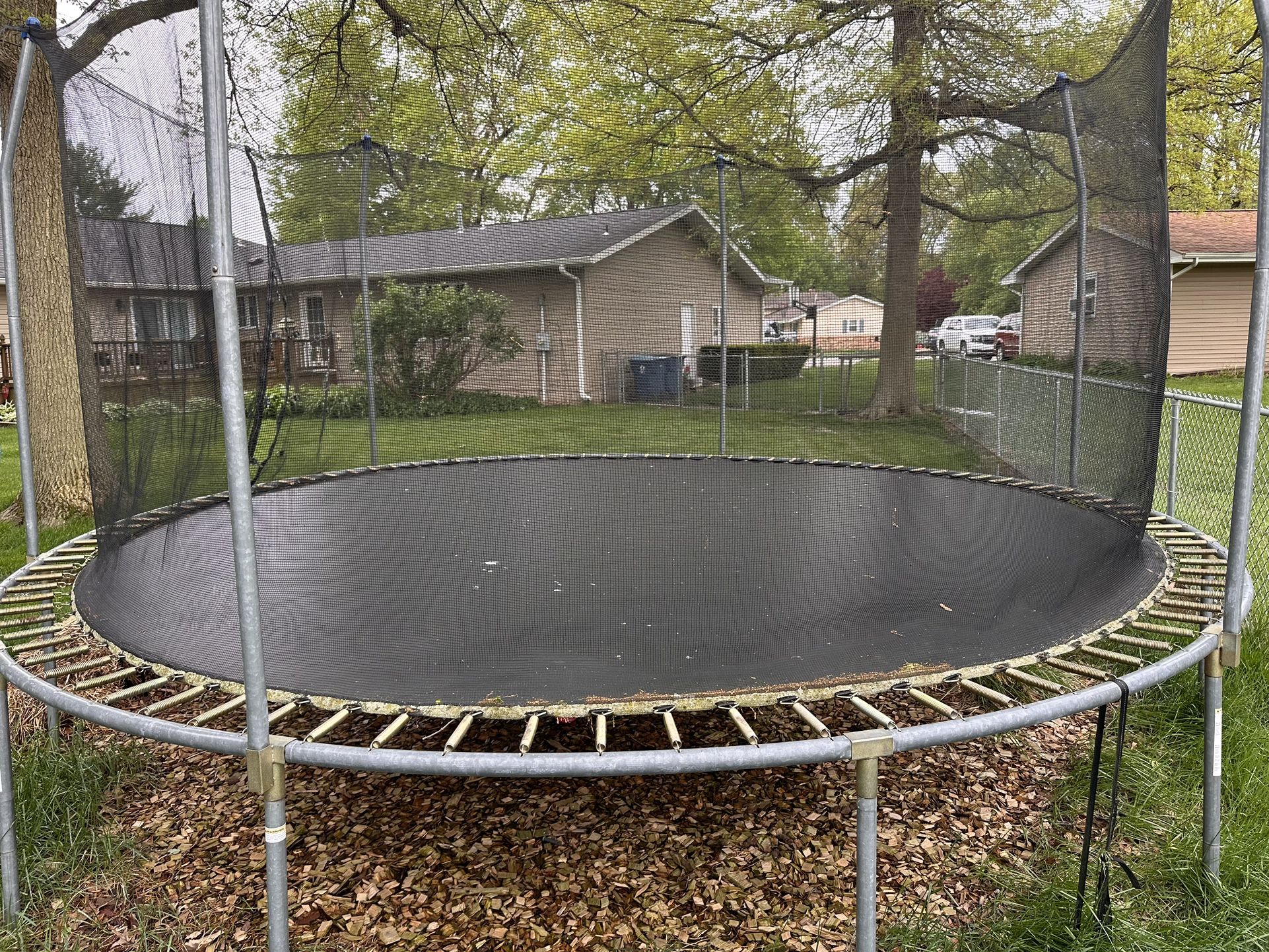Trampoline 15’