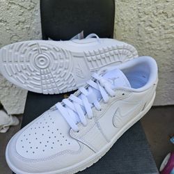 BRAND NEW IN BOX NIKE AIR JORDAN 1 LOW GOLF SHOES MENS SIZE 9 WHITE
